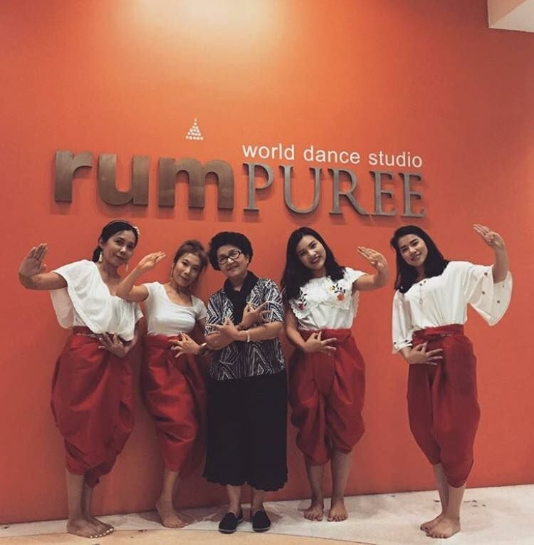Thai Dancers at rumPUREE Dance Studio. The best Thai dance class in Thailand.