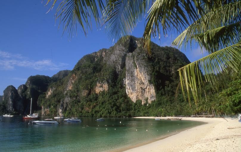 Koh Phi Phi national park closing for 13 days to control Covid-19