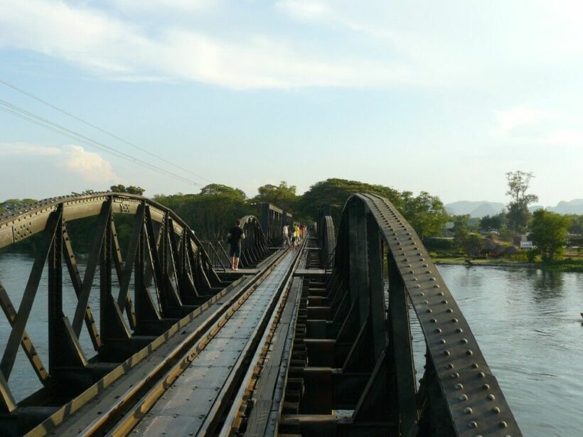 2 men arrested in Kanchanaburi for allegedly smuggling in migrant workers over the last 2 days