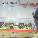 Man robs a gold shop with a kitchen knife | Thaiger