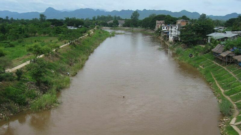 8 women arrested in Tak for Myanmar river crossing