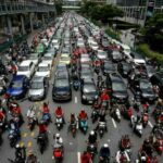Protestors fill Bangkok streets to protest Prayut, many protest leaders present | Thaiger