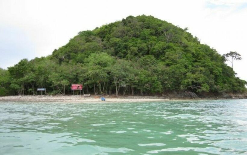 Phuket tourists rescued after being caught 3 kilometres off-shore while kayaking