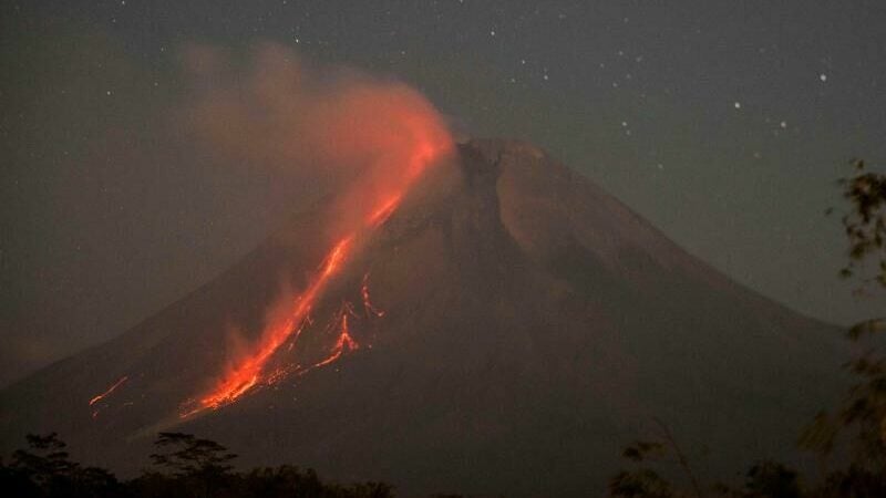 Indonesian volcano Mount Merapi erupts