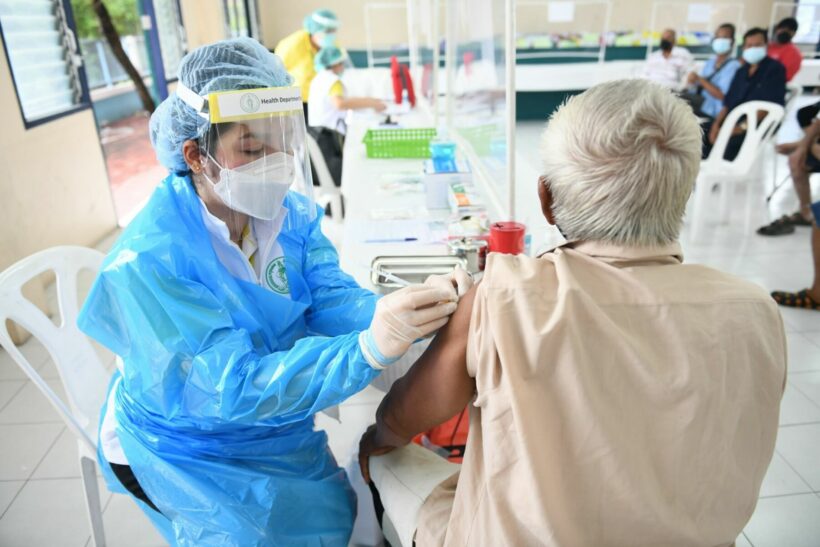 5.7% of foreign residents in Thailand have received a dose of the Covid-19 vaccine