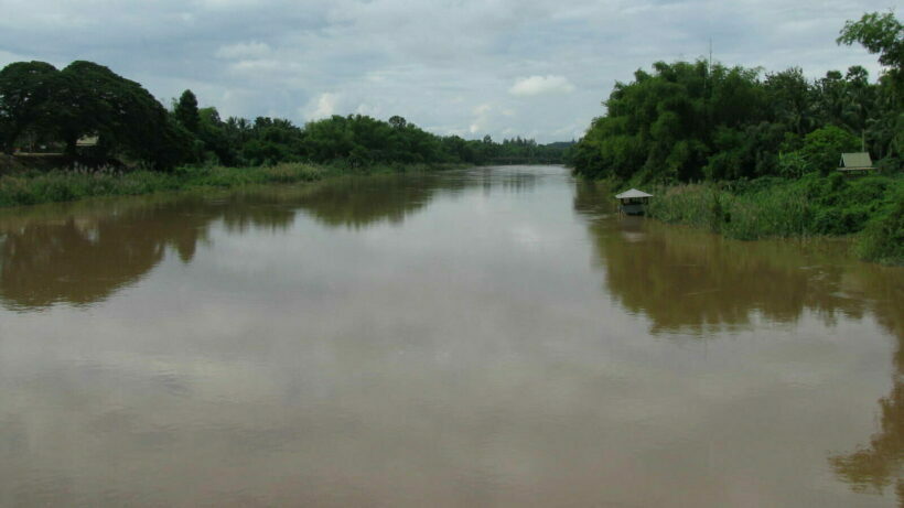 Kitchen in Phitsanulok home plunges into river trapping homeowner