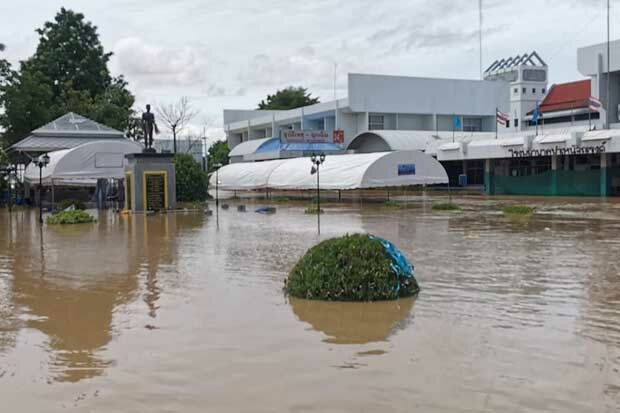 Flooded hospital in Chaiyaphum had to evacuates 40 patients