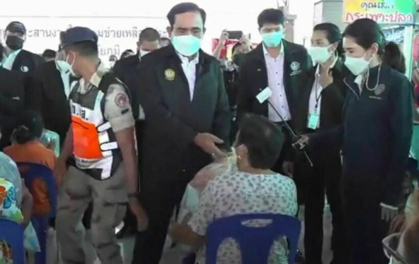 Prayut visits flooding Nonthaburi today, Chaiyaphum yesterday