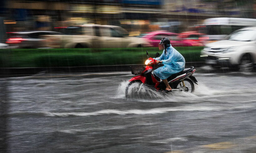 Flooding in Chon Buri from rising sea level