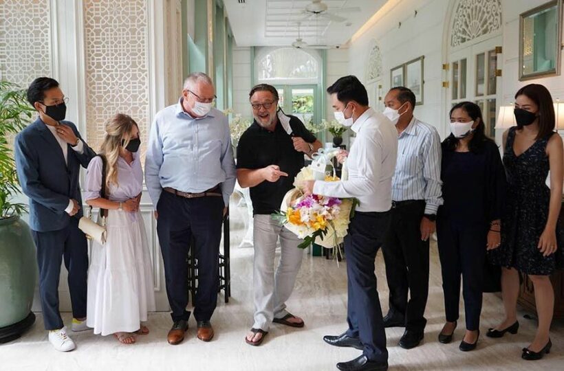 Thai government presents actor Russell Crowe with “thank you” gift basket