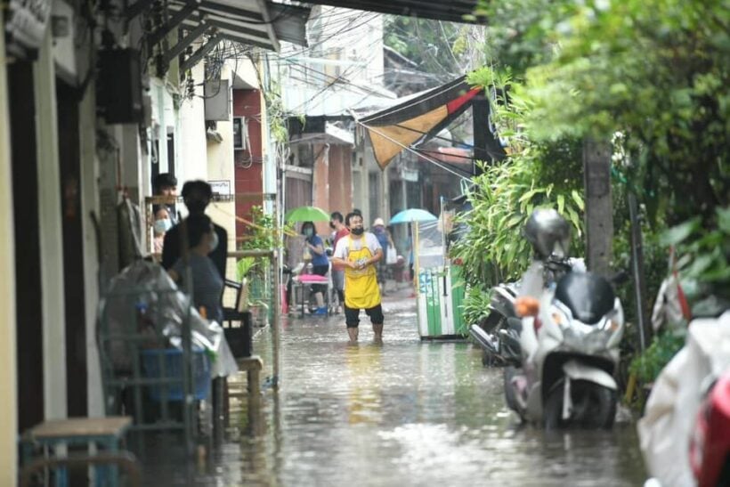 น้ำท่วมกรุงเทพฯ สมุทรปราการ ริมแม่น้ำเจ้าพระยา ช่วงน้ำขึ้น |  ข่าวโดย Thaiger