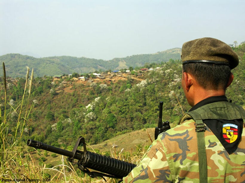 Soldier dies, another seriously injured, after plunging off cliff in northern Thailand