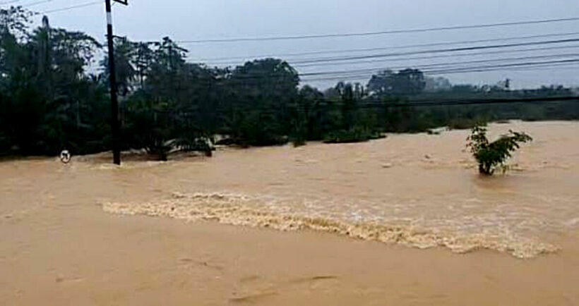 Chumphon flood makes main North-South highway impassable