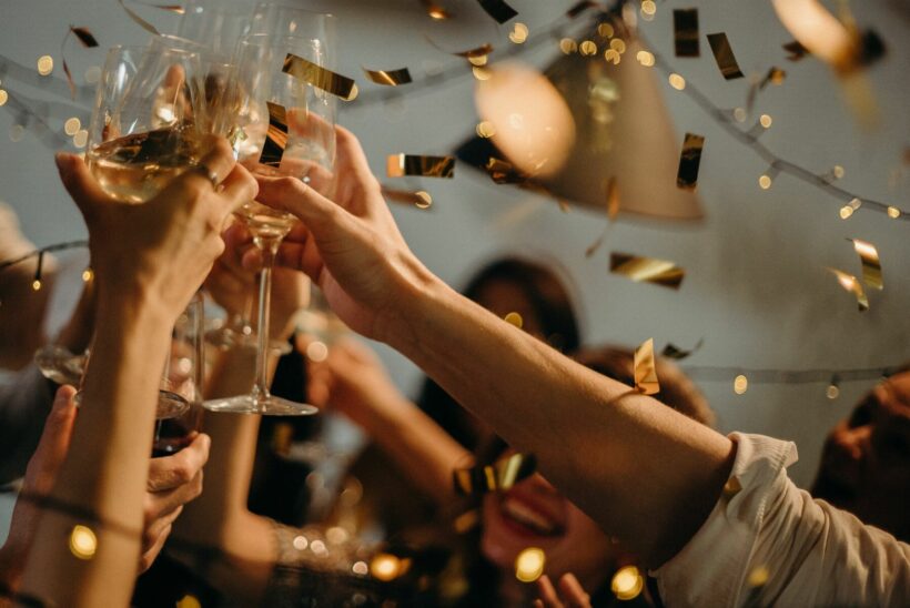 Cheers! Alcohol sales at approved venues allowed until 1am during New Year holiday