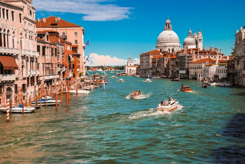 Italy bars tourists from Singapore until late-January over Covid risk