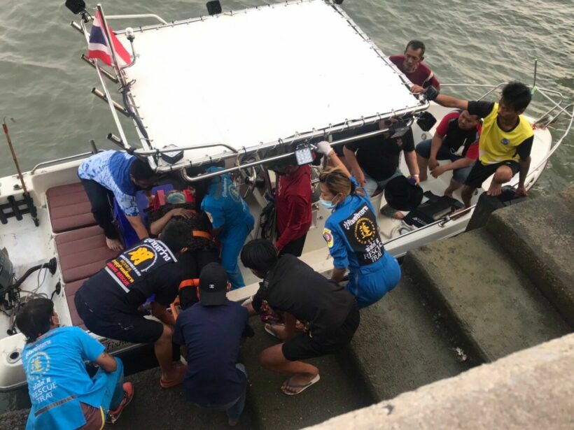 7 people rescued after speedboat from Koh Chang hits rocks, sinks