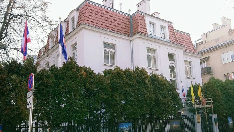 Thai Embassy in Poland preparing to evacuate Thai citizens from Ukraine