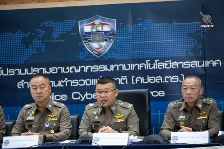 Cyber police raid Nonthaburi luxury house, 10 gambling suspects