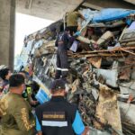 8 passengers killed, 20 injured after bus headed to Bangkok crashes into bridge pillar | Thaiger