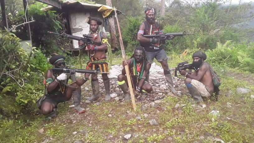 West Papua rebels shoot and kill eight technicians