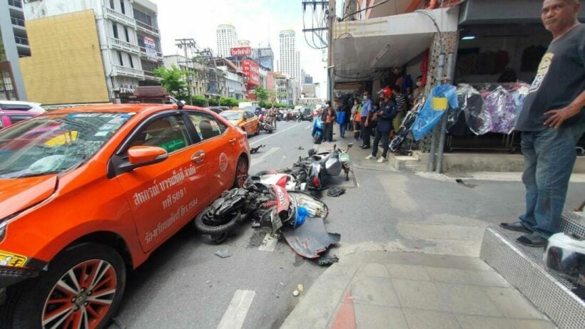 Taxi’s brakes fail causing 10 vehicle accident in Bangkok