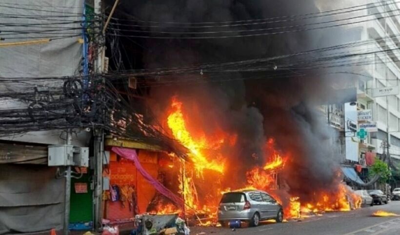 Bangkok Chinatown fire kills 1, terrified shoppers run for their lives