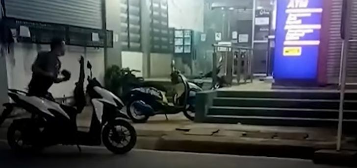 Foreign tourist breaks into bank, goes on rampage in northern Thailand