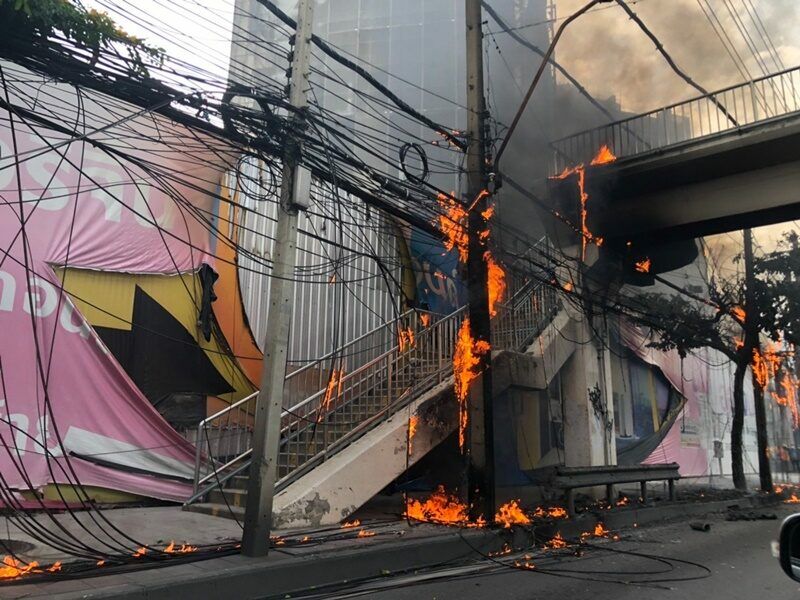 Communication cables set fire in Bangkok