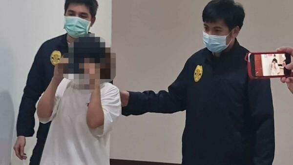 2 Chinese charged with attempted murder after making a f-arse of extortion attempt