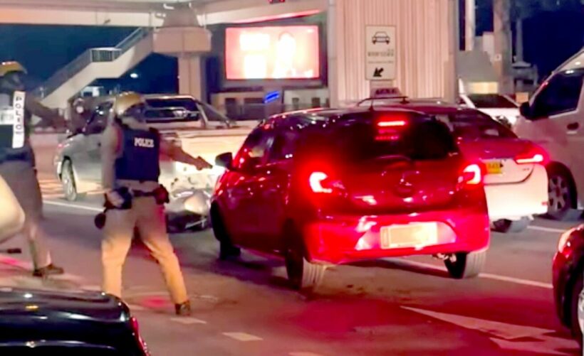 Bangkok police shoot out tyres in dramatic car chase