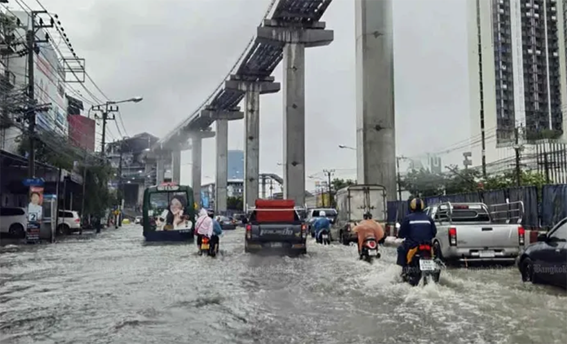 Wednesday’s record rains in Bangkok cripple the centre of the city