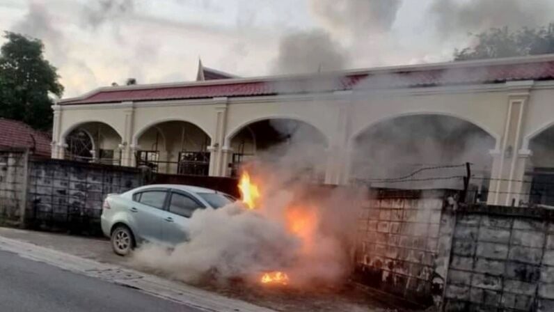 Phuket car suddenly catches fire