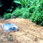 Extreme mud roads not enough to stop commuting teachers | Thaiger