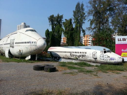 Thailand's eerie aeroplane graveyard spooks Bangkok residents | News by Thaiger
