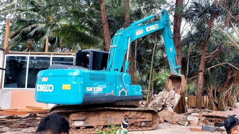 5-star squatters evicted from Layan Beach