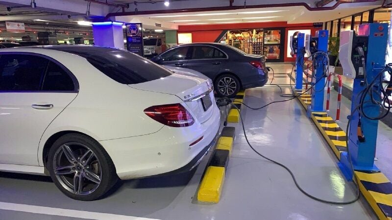 Where to charge my deals car near me