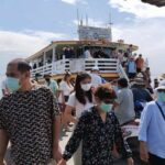 Island off Pattaya sees 20,000 tourists over weekend | Thaiger