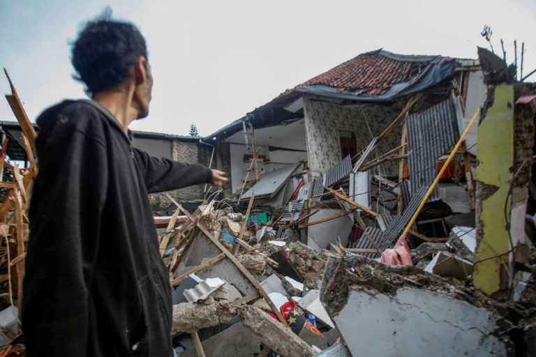 Indonesian earthquake death toll reaches 268 with 151 still missing