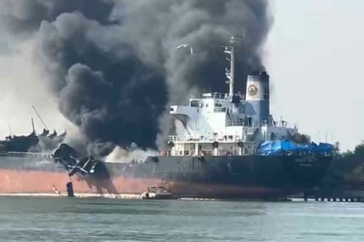 Oil tanker explosion in Thailand kills 8 people, 1 dog, injures 4, impacts 128