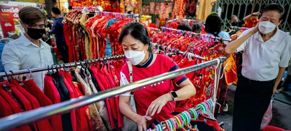 Chinese-Thais pack Bangkok road for ‘day for shopping’