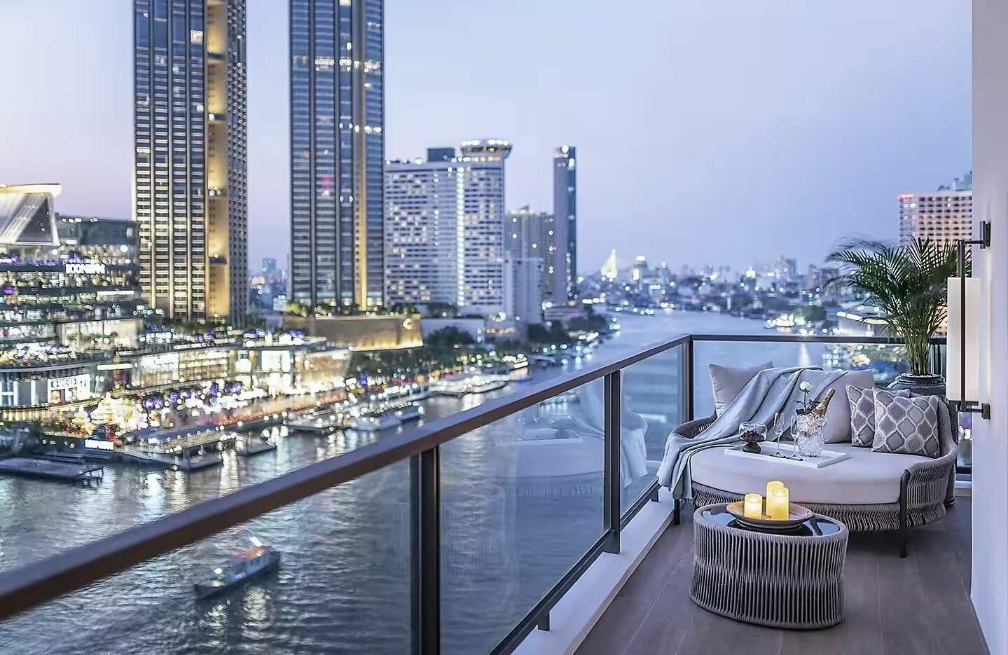 Em Quartier Bangkok  Chatrium Hotel Riverside, Experiences