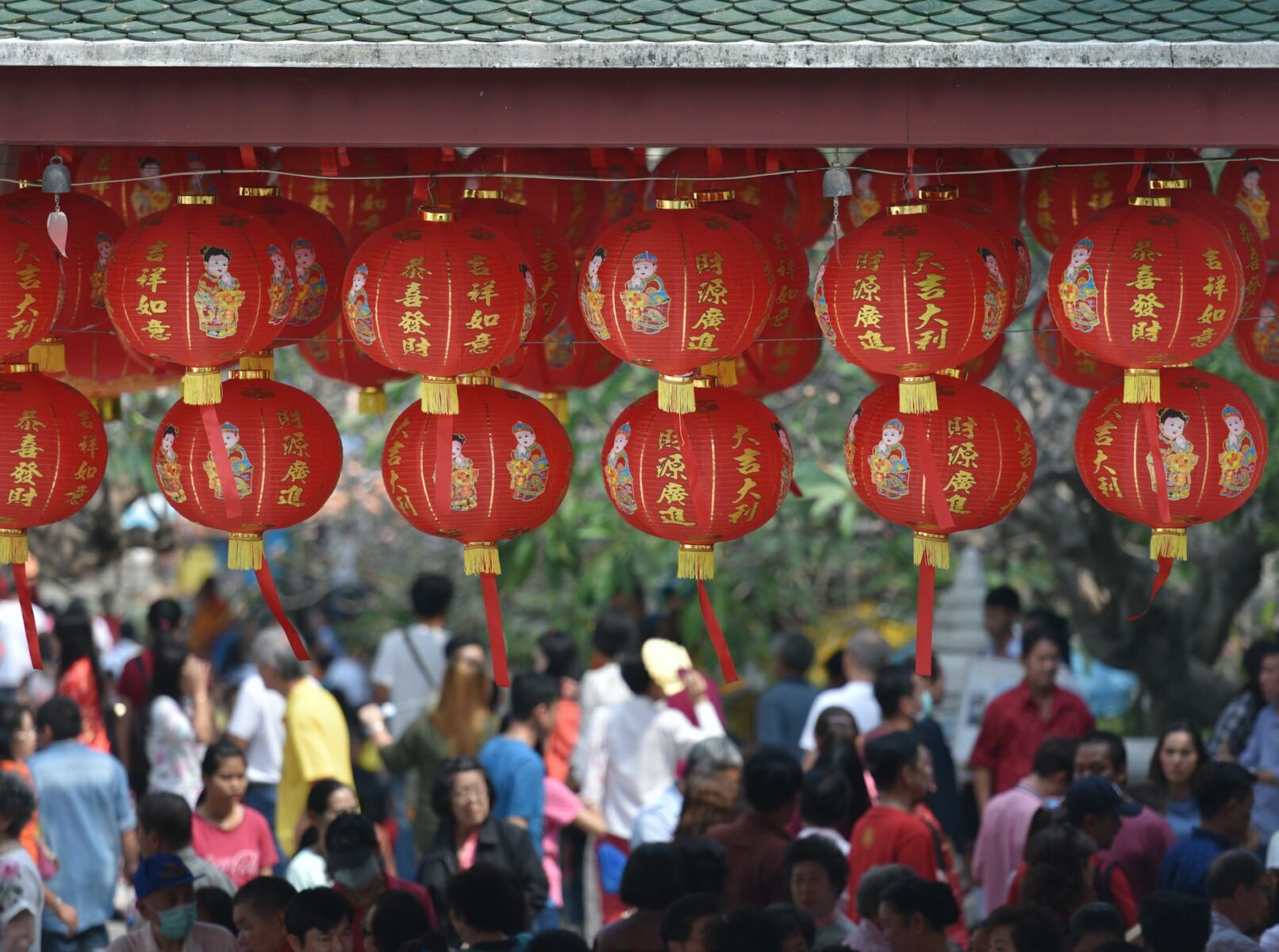 Icon Siam marks Chinese New Year with Thailand's longest lantern