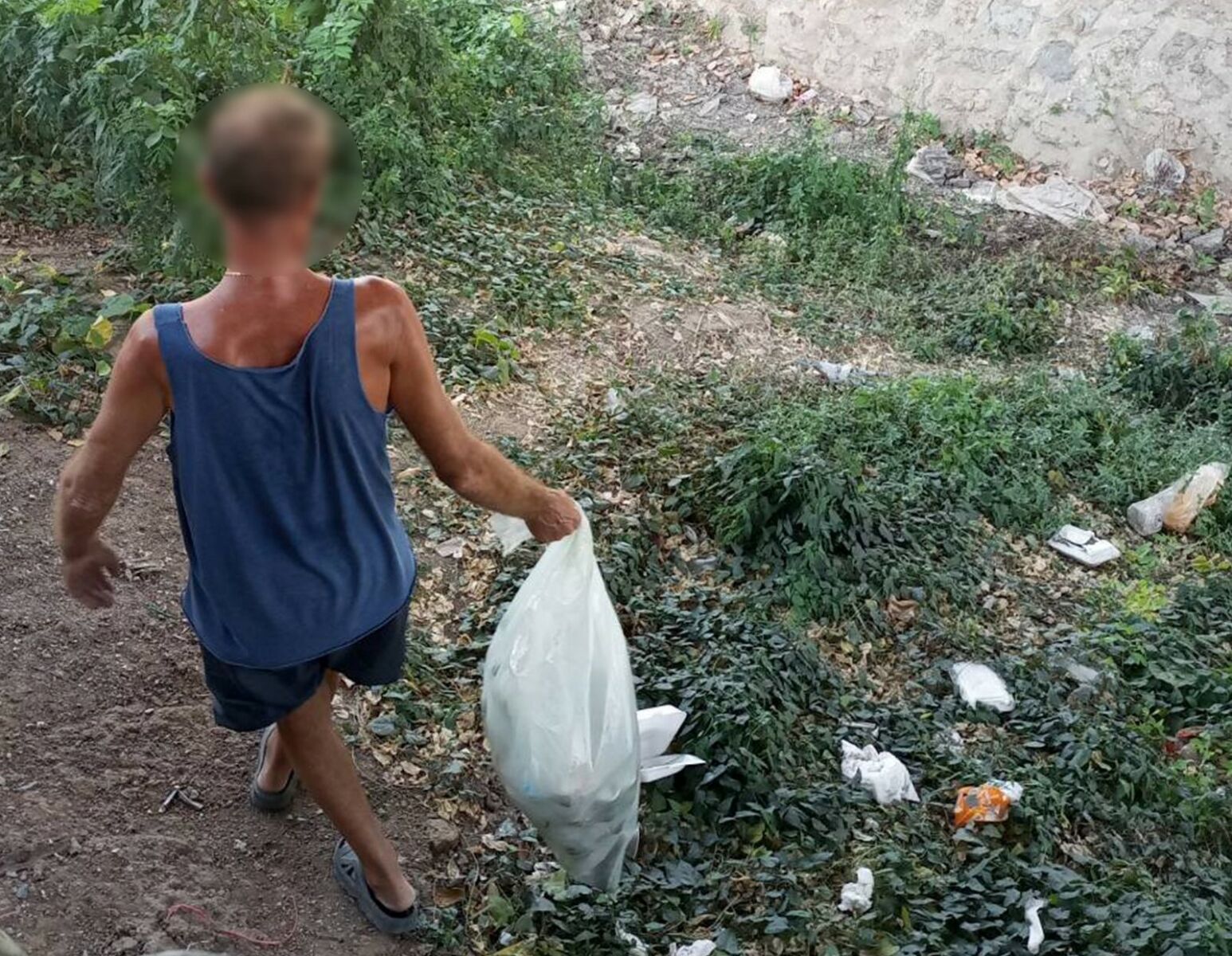 Belgian man turns to garbage collecting to be with Thai boyfriend