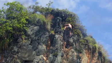 Foreign tourist under investigation for free climbing in southern Thailand