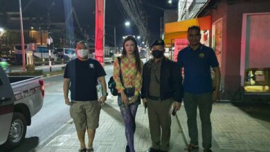 Thai cops go above and beyond to help Chinese tourist return home