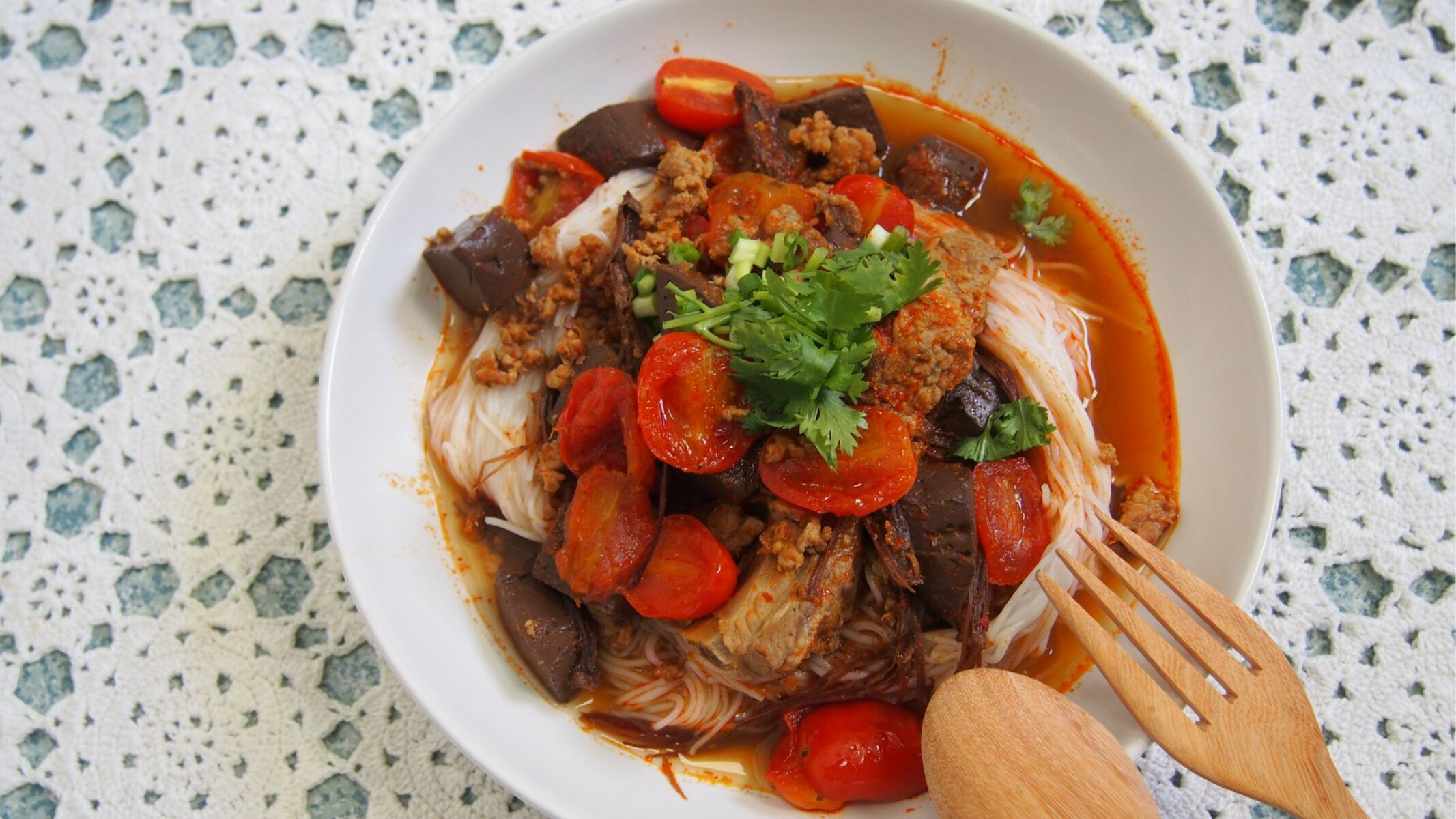 Khanom Jeen Nam Ngiao (Northern Noodles)