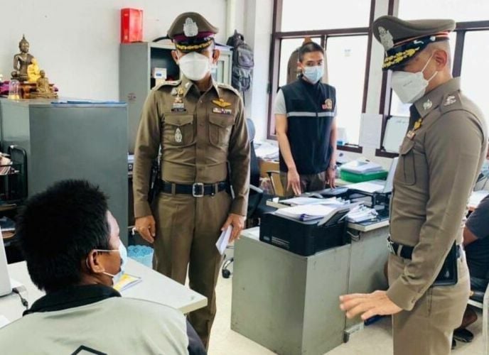 Police hunt for fake government officials after robbery in Pattaya