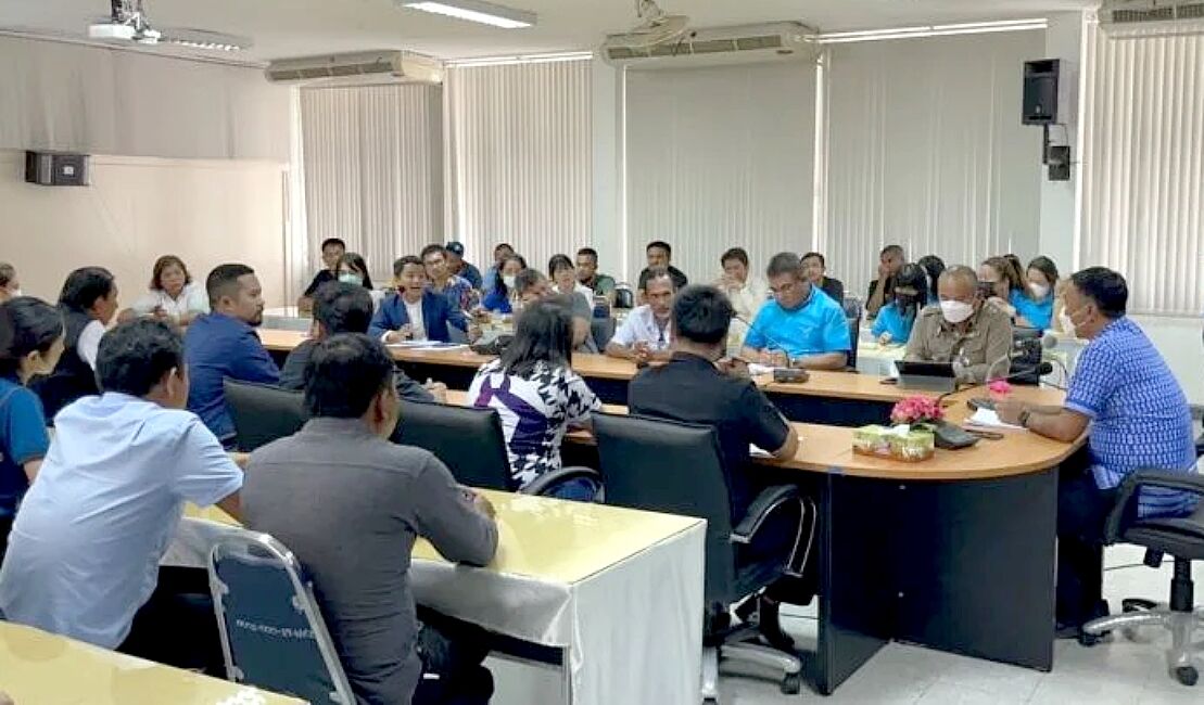 PLTO meets with taxis from outside Phuket over crackdown