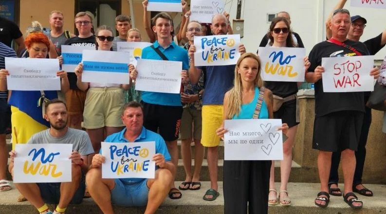 Group rallies in Patong for end to Russia’s invasion of Ukraine