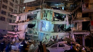 Earthquake rocks Turkey – buildings tumble and fear takes over (videos)